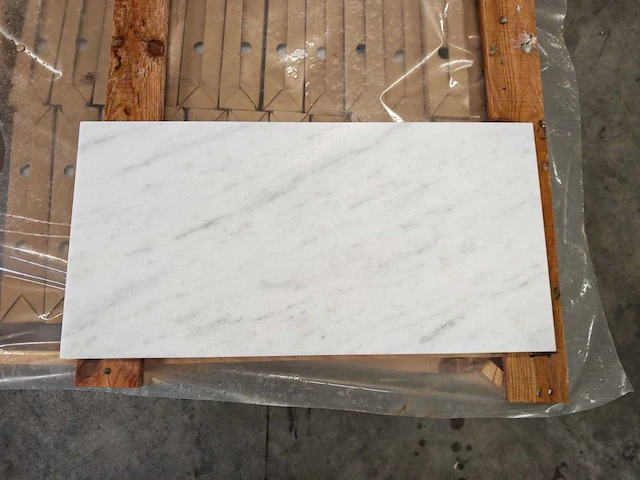 Natuursteen marmer wit honed 30,5x61 cm tegel 31,63 m² - afbeelding 2 van  7