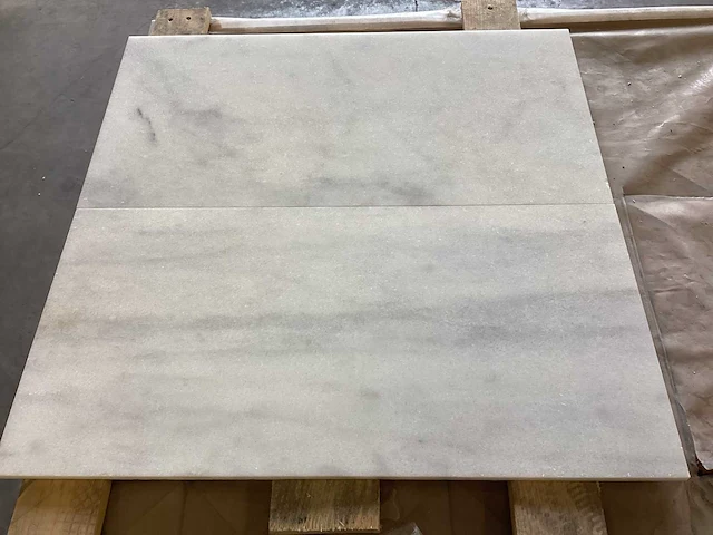 Natuursteen marmer wit honed 30,5x61 cm tegel 63 m² - afbeelding 11 van  13