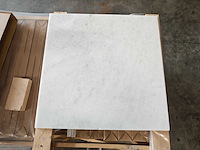 Natuursteen marmer wit honed 61x61x1 cm tegels 83,73 m² - afbeelding 1 van  6