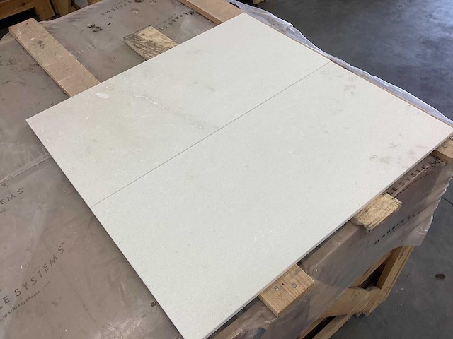 Natuursteen marmer wit honed vloertegel 30,5x61 cm 66 m² - afbeelding 13 van  16