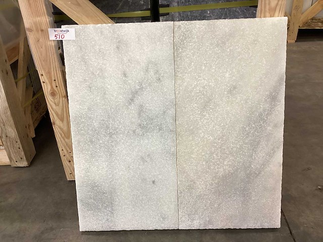 Natuursteen marmer wit mat 30x60x3 cm tegel 35,64 m² - afbeelding 1 van  3