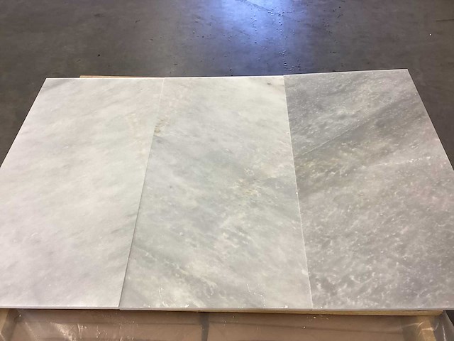 Natuursteen marmer wit/blauw gezoet 30,5x61 cm tegel 94 m² - afbeelding 9 van  13