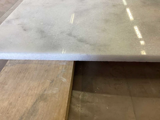 Natuursteen marmer wit/grijs gepolijst 30,5x30,5 cm tegel 35 m² - afbeelding 6 van  6
