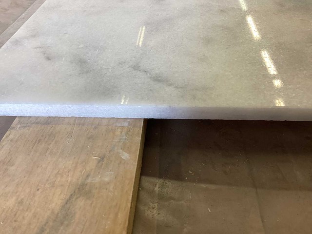 Natuursteen marmer wit/grijs gepolijst 30,5x30,5 cm tegel 35 m² - afbeelding 3 van  6