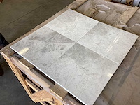Natuursteen marmer wit/grijs gepolijst 30,5x30,5 cm tegel 44 m² - afbeelding 6 van  11