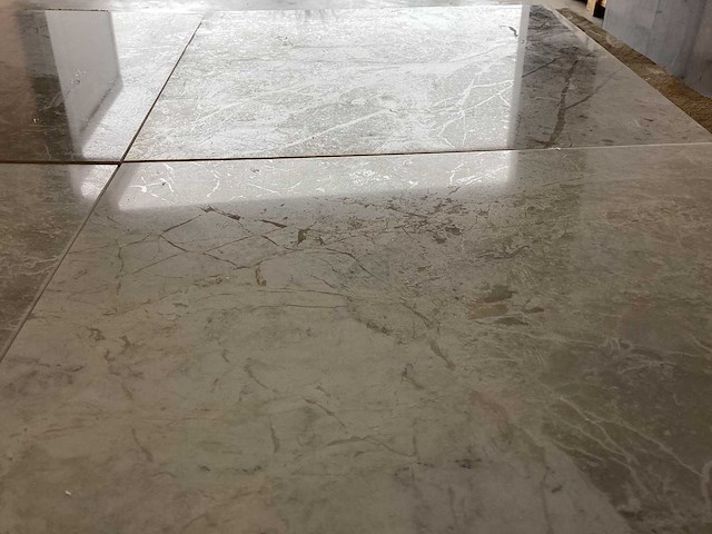 Natuursteen marmer wit/grijs gepolijst 30,5x30,5 cm tegel 44 m² - afbeelding 2 van  11