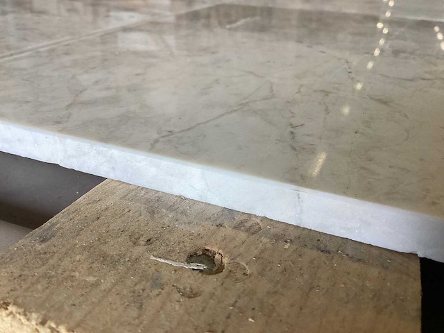 Natuursteen marmer wit/grijs gepolijst 30,5x30,5 cm tegel 44 m² - afbeelding 2 van  7