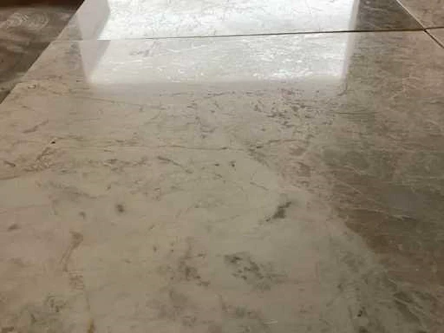 Natuursteen marmer wit/grijs gepolijst 30,5x30,5 cm tegel 44 m² - afbeelding 11 van  11