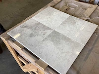 Natuursteen marmer wit/grijs gepolijst 30,5x30,5 cm tegel 44 m² - afbeelding 6 van  11