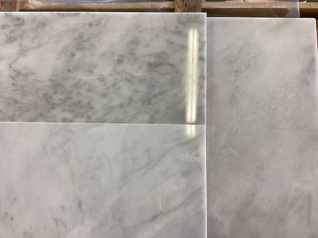 Natuursteen marmer wit/grijs gepolijst 30,5x61 cm tegel 60 m² - afbeelding 12 van  16