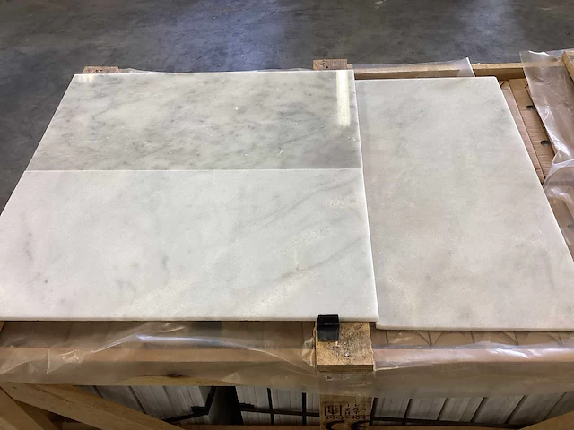 Natuursteen marmer wit/grijs gepolijst 30,5x61 cm tegel 60 m² - afbeelding 13 van  16
