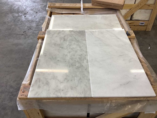 Natuursteen marmer wit/grijs gepolijst 30,5x61 cm tegel 60 m² - afbeelding 11 van  11