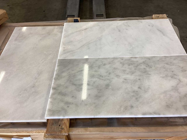 Natuursteen marmer wit/grijs gepolijst 30,5x61 cm tegel 60 m² - afbeelding 2 van  8