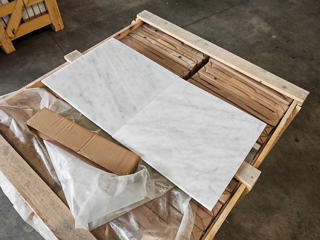 Natuursteen marmer wit/grijs gepolijst 45,7x45,7 cm tegel 71 m² - afbeelding 2 van  4