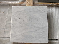 Natuursteen marmer wit/grijs getrommeld 40,6x40,6 cm tegel 17,96 m² - afbeelding 2 van  8