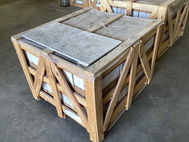 Natuursteen marmer zilver getrommeld 40,6x40,6 cm tegel 27,7 m² - afbeelding 13 van  14