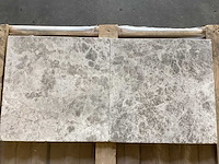 Natuursteen marmer zilver getrommeld 40,6x40,6 cm tegel 27,7 m² - afbeelding 3 van  14