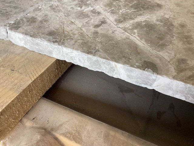 Natuursteen marmer zilver getrommeld 40,6x40,6 cm tegel 27,7 m² - afbeelding 3 van  15