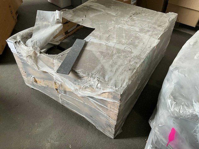 Natuursteen plinten (206x) ca 82 lm - afbeelding 4 van  4