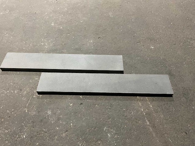 Natuursteen plinten 300 lm - afbeelding 1 van  4