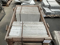 Natuursteen terrastegel (32x) ca 7,68 m2 - afbeelding 1 van  4
