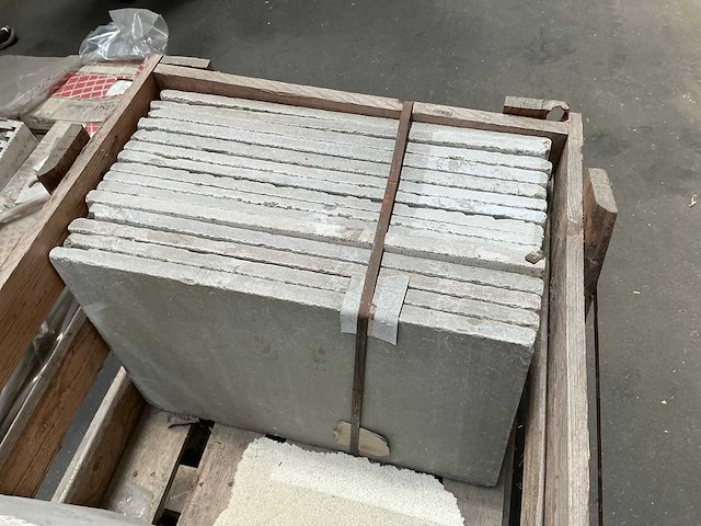 Natuursteen terrastegel (32x) ca 7,68 m2 - afbeelding 4 van  4