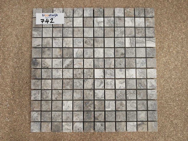 Natuursteen travertin grigio 30,5x30,5 cm mozaïektegel 14 stuks - afbeelding 1 van  6