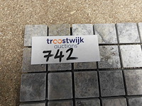 Natuursteen travertin grigio 30,5x30,5 cm mozaïektegel 14 stuks - afbeelding 3 van  6