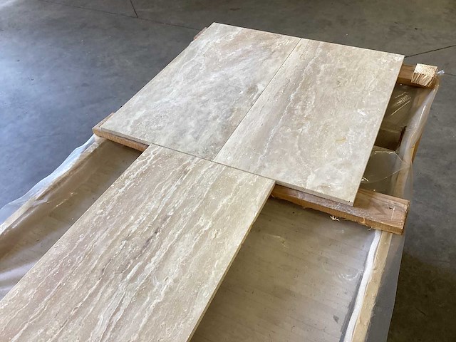 Natuursteen travertin ivory vloertegel 30,5x61 cm 18,98 m² - afbeelding 12 van  13