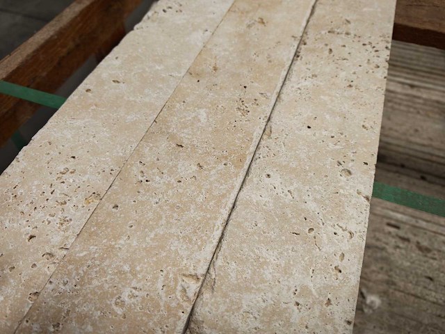 Natuursteen travertin white wandtegel 8x60 cm 14,4 m² - afbeelding 5 van  6