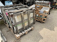Natuursteen tuintegels ca. 44m2 - afbeelding 1 van  8