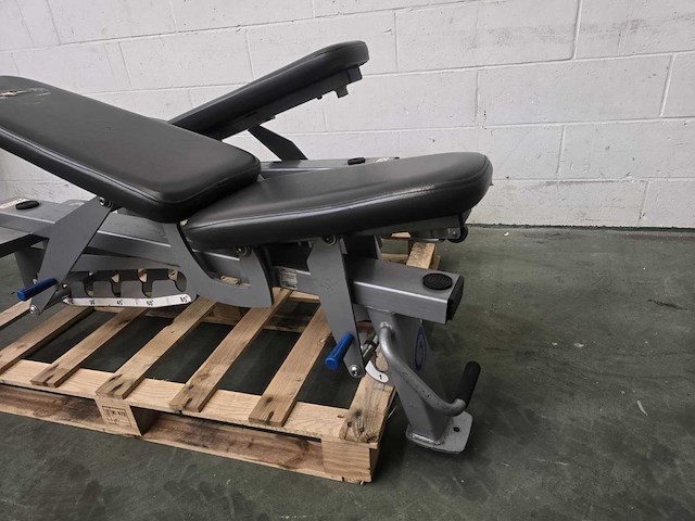 Nautilus adjustable bench trainingsbank - afbeelding 2 van  5