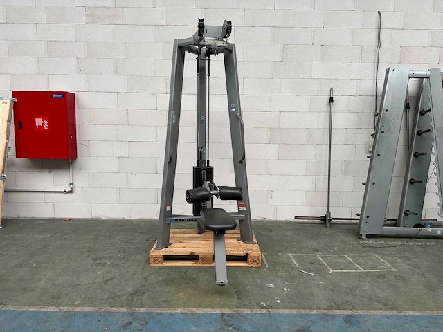 Nautilus lat pulldown - afbeelding 1 van  3