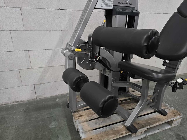Nautilus nitro seated leg curl - afbeelding 2 van  3
