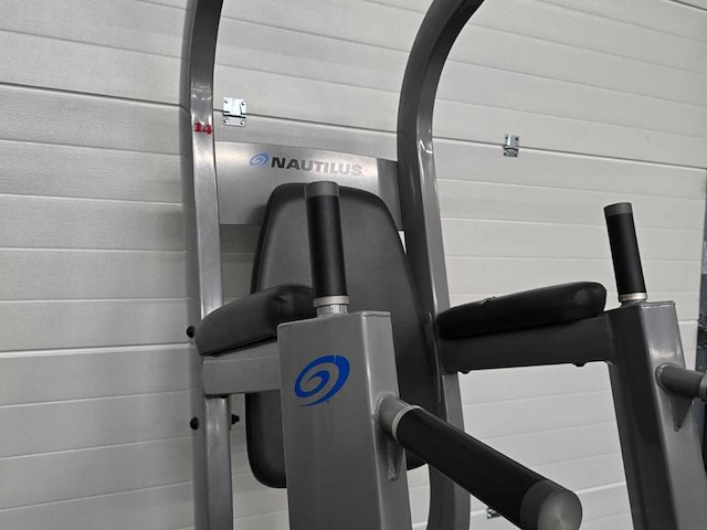 Nautilus pull up-dip krachtstation - afbeelding 2 van  4