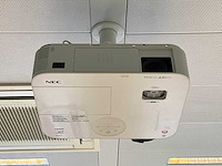 Nec m403h beamer + optoma scherm
