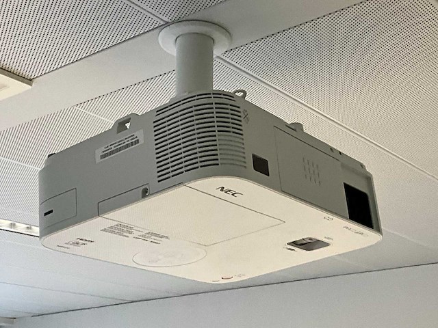 Nec m403h beamer + optoma scherm - afbeelding 3 van  7