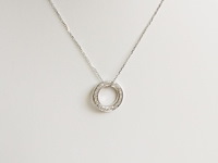 Necklace with pendant diamond