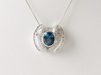 Necklace with pendant topaz