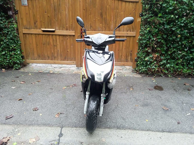 Neco - one - scooter - afbeelding 3 van  7