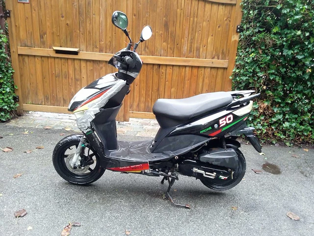 Neco - one - scooter - afbeelding 2 van  7