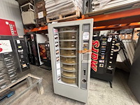 Necta - smart - brood - verkoopautomaat - afbeelding 1 van  3