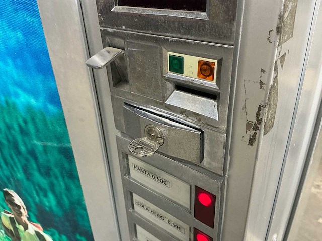 Necta zeta line frisdrank verkoopautomaat - afbeelding 5 van  14