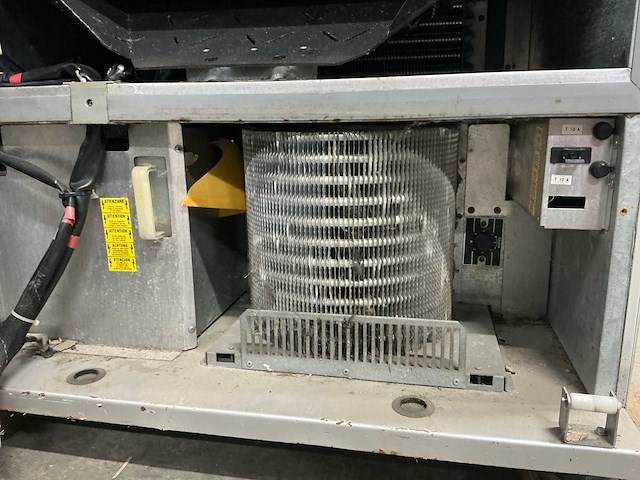 Necta zeta line frisdrank verkoopautomaat - afbeelding 10 van  14