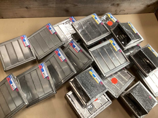 Nedco mix kavel diverse gevelkleppen rvs (20x) - afbeelding 1 van  5