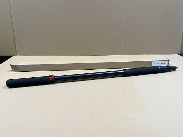 Neewer nw-7000 microphone boom pole - afbeelding 1 van  5