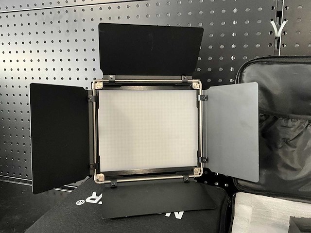 Neewer studio lampen met accu en draagtas 2x - afbeelding 2 van  4