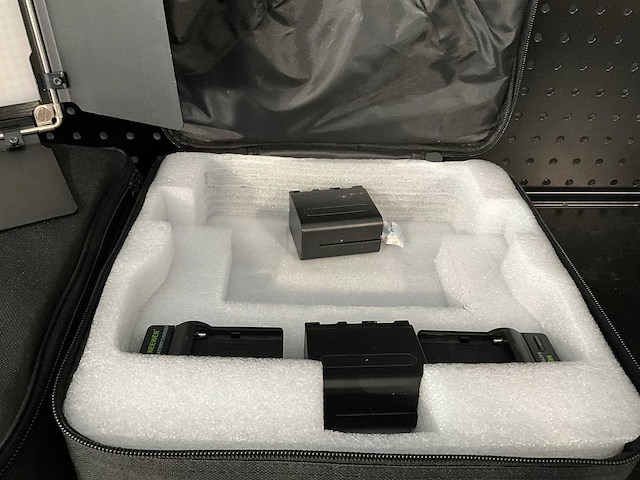 Neewer studio lampen met accu en draagtas 2x - afbeelding 3 van  4