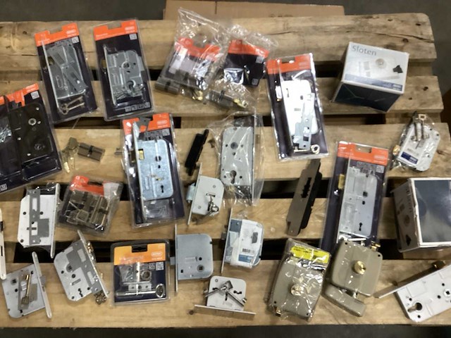 Nemef mix kavel diverse sloten en cilinders - afbeelding 1 van  7