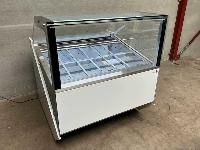 Neo gelato 12 - schepijsvitrine - afbeelding 1 van  13